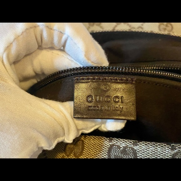 Authentic Gucci hip bag. - Picture 7 of 13